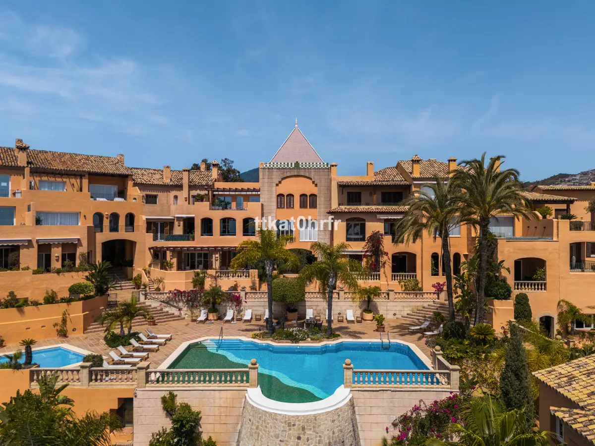 Penthouse Duplex for sale in Nueva Andalucía — photo 1