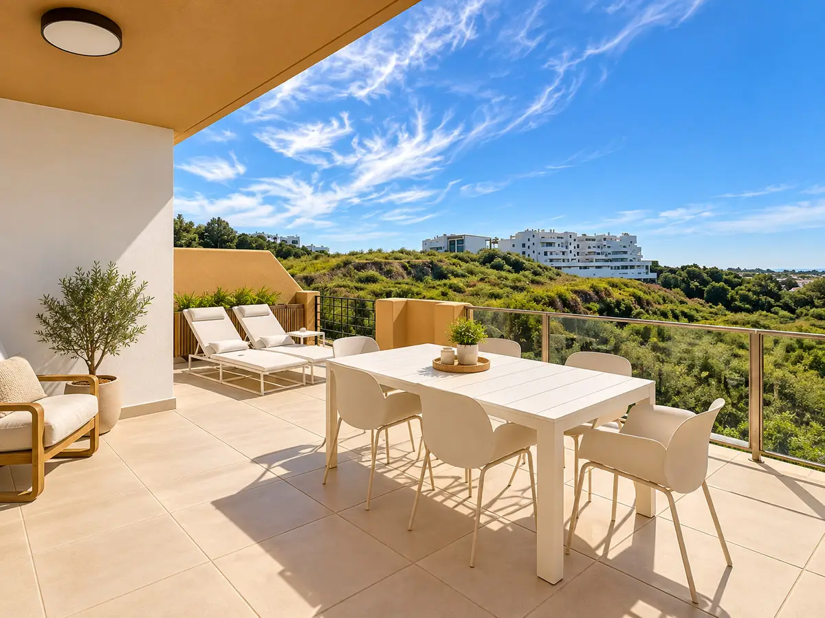 Middle Floor Apartment for sale in Estepona — photo 1