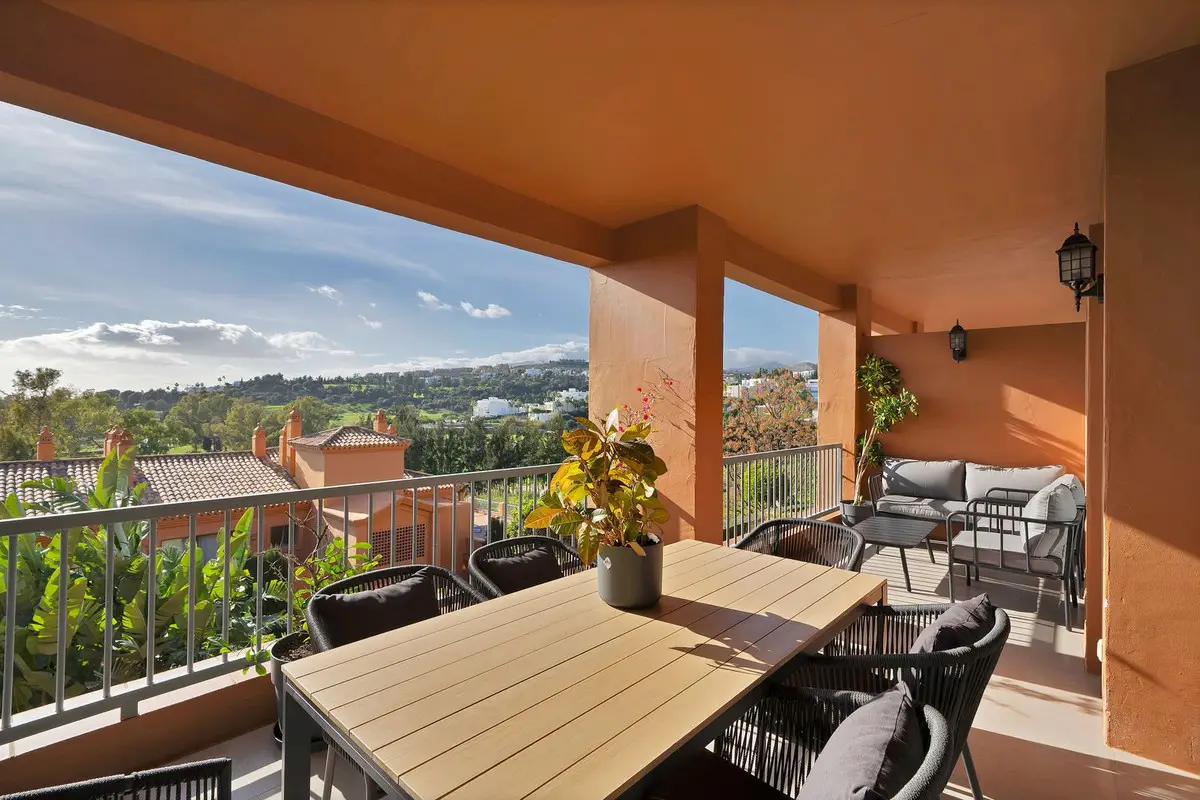 Middle Floor Apartment for sale in Atalaya — photo 1