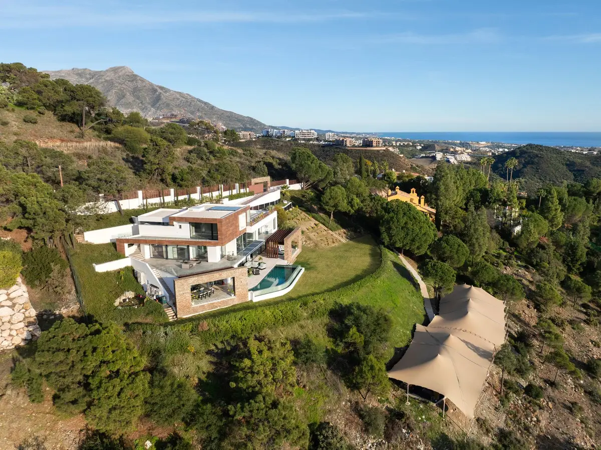 Detached Villa for sale in El Madroñal — photo 1