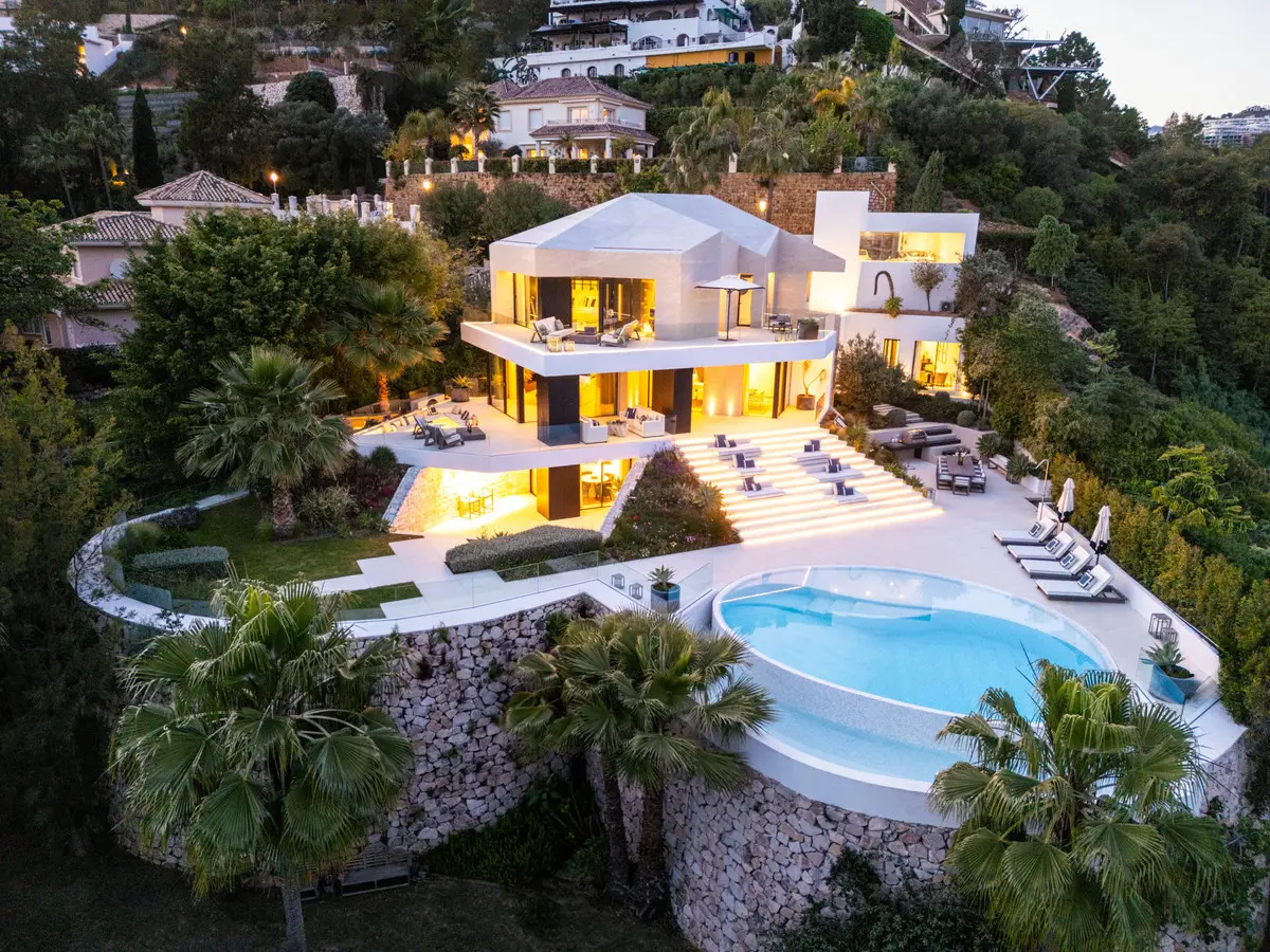 Detached Villa for sale in Benahavís — photo 1