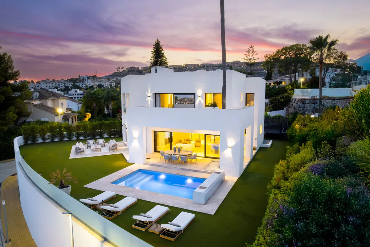 Detached Villa for sale in Benahavís — photo 1