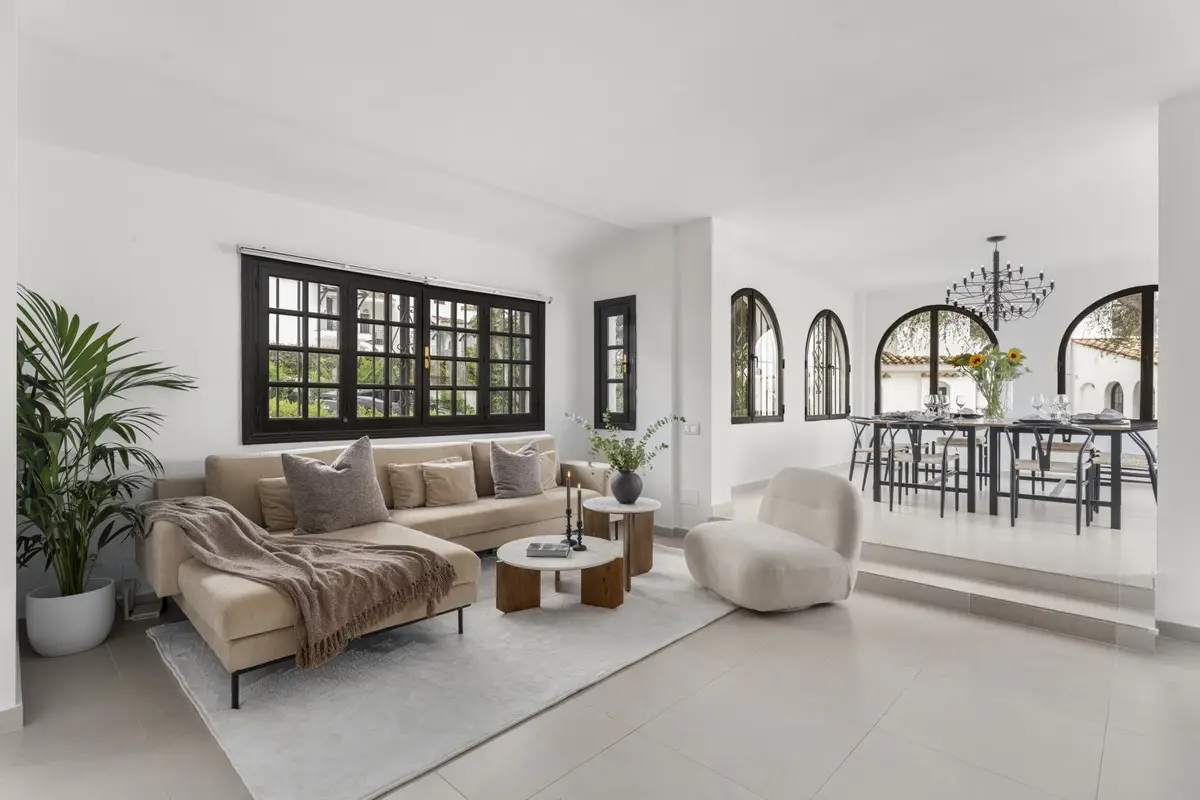 Middle Floor Apartment for sale in Nueva Andalucía — photo 1