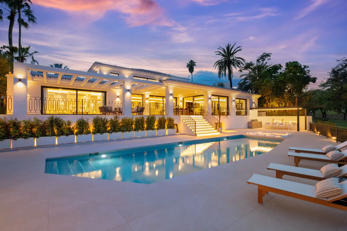 Detached Villa for sale in Nueva Andalucía — photo 1