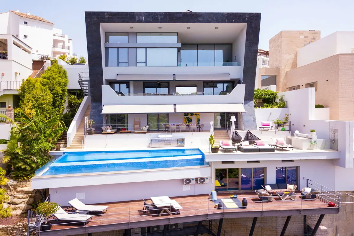 Detached Villa for sale in Benahavís — photo 1