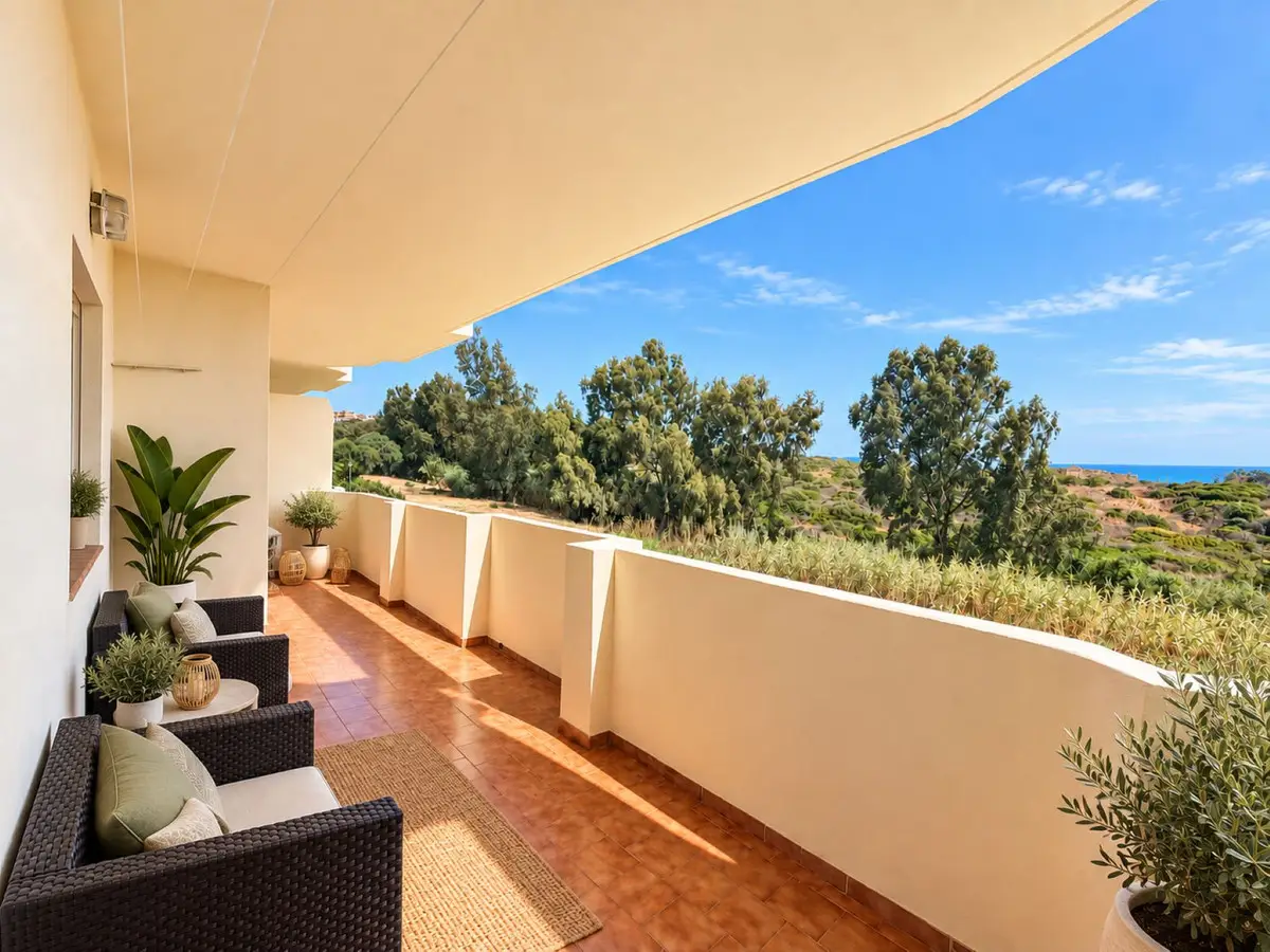 Middle Floor Apartment for sale in La Duquesa — photo 1