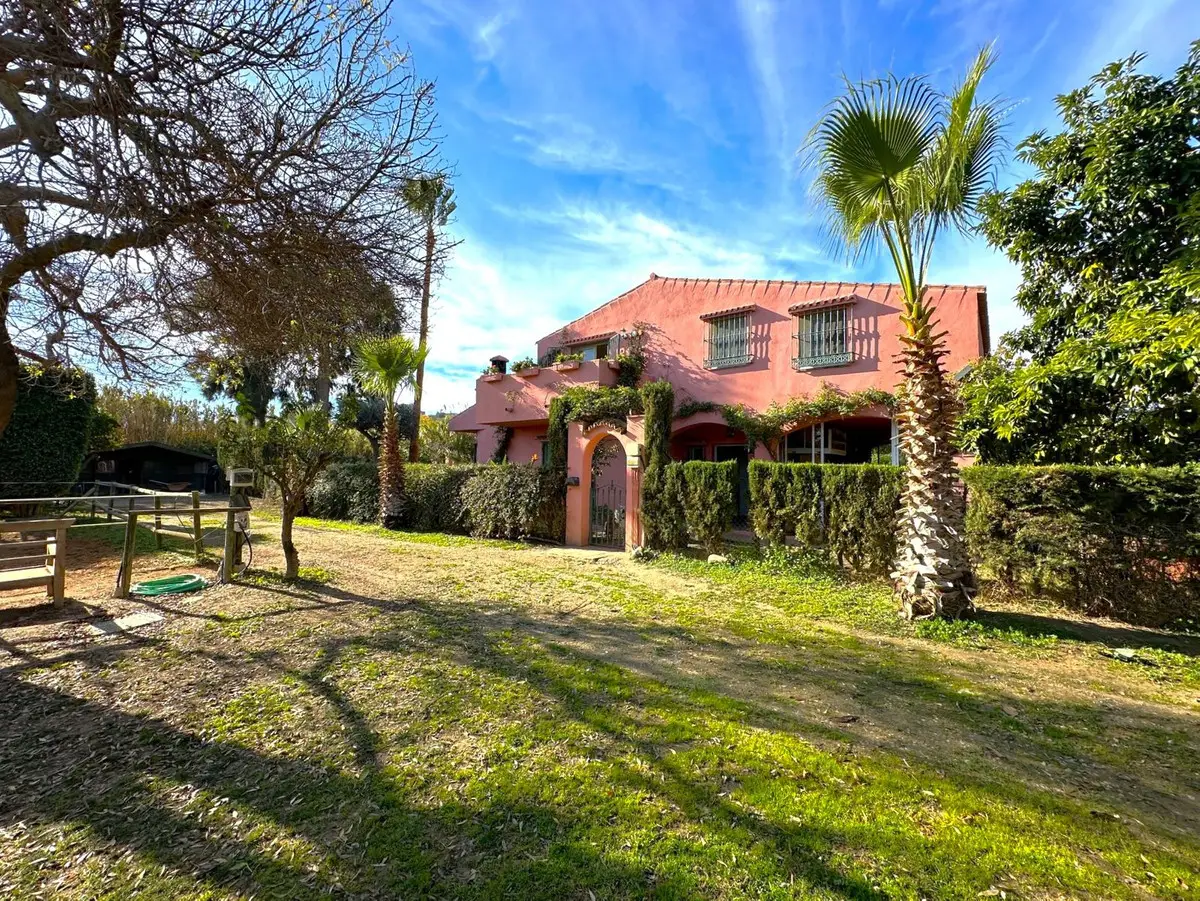 Finca - Cortijo for sale in Estepona — photo 1