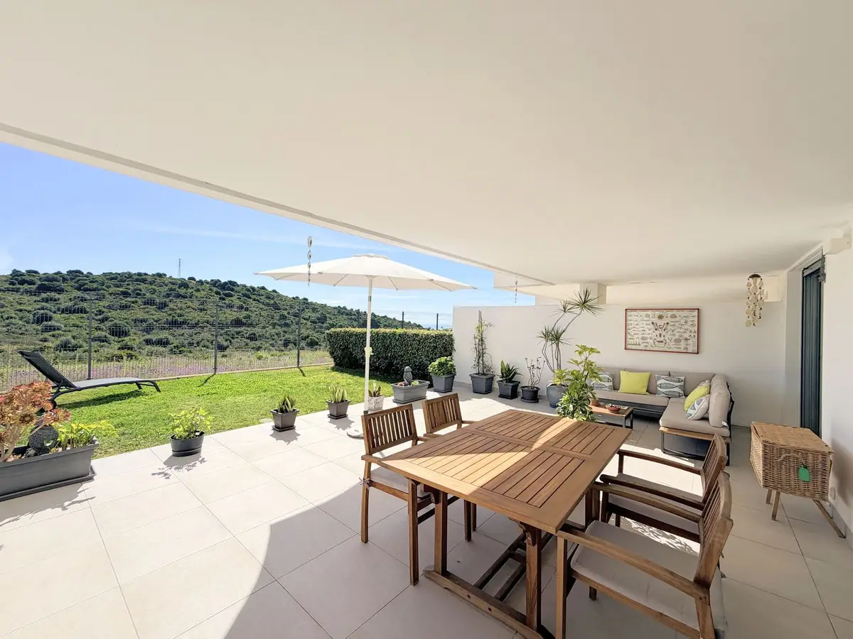 Ground Floor Apartment for sale in Estepona — photo 1