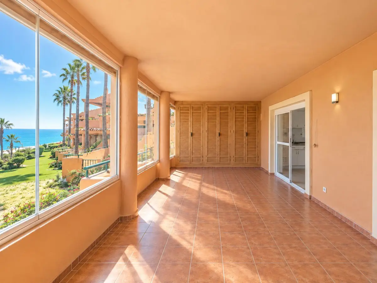 Ground Floor Apartment for sale in Estepona — photo 1