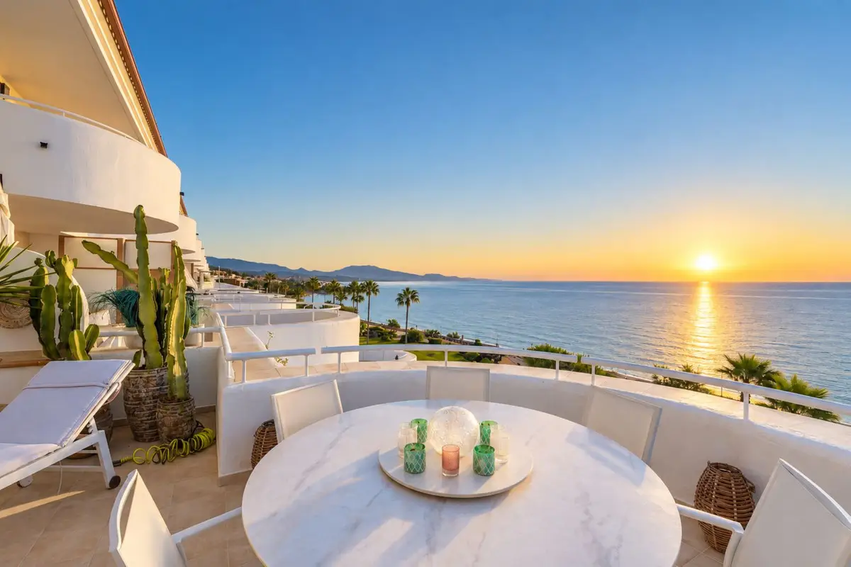 Penthouse for sale in Estepona — photo 1