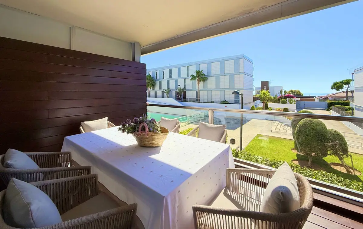 Middle Floor Apartment for sale in La Duquesa — photo 1