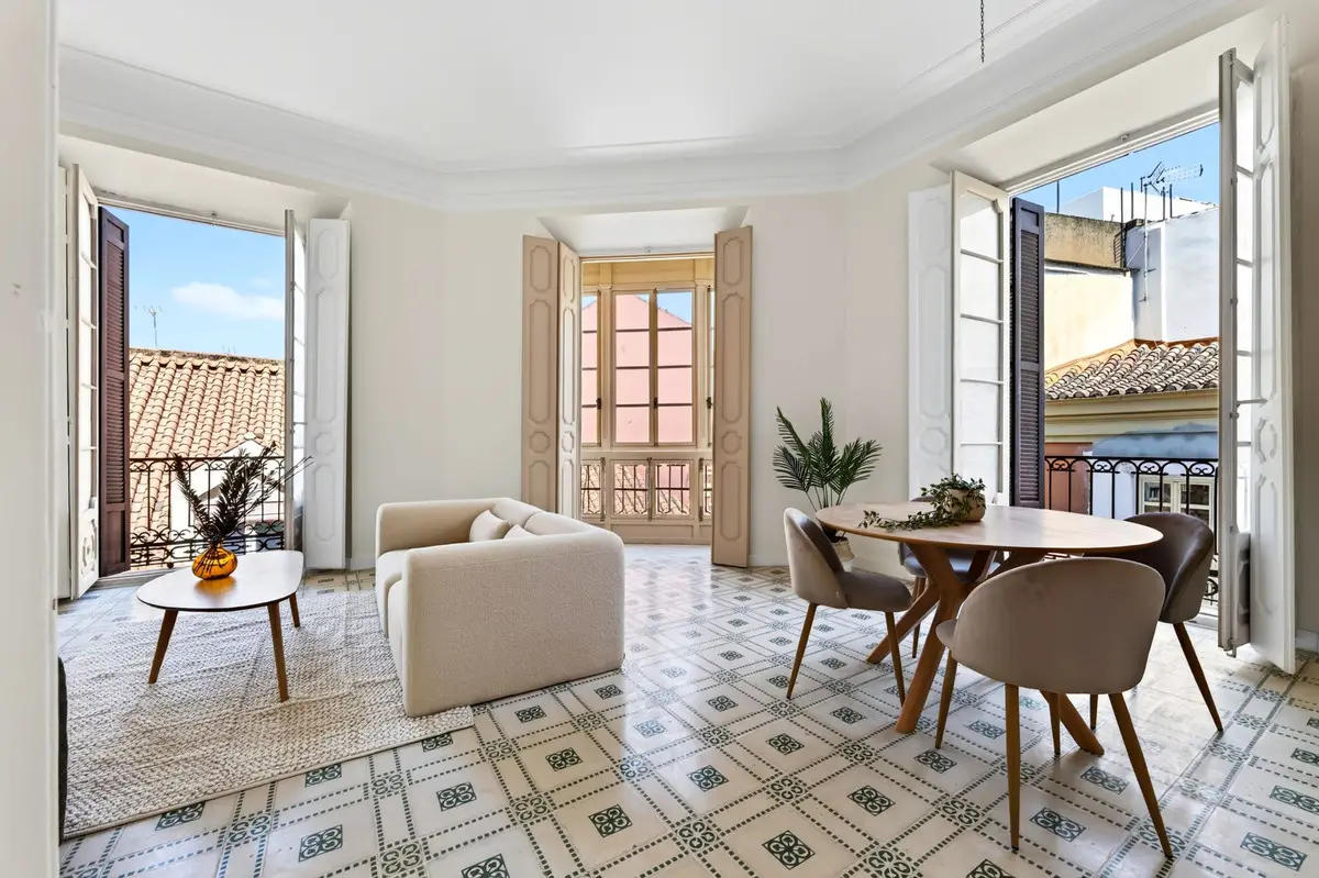 Middle Floor Apartment for sale in Centro Histórico — photo 1