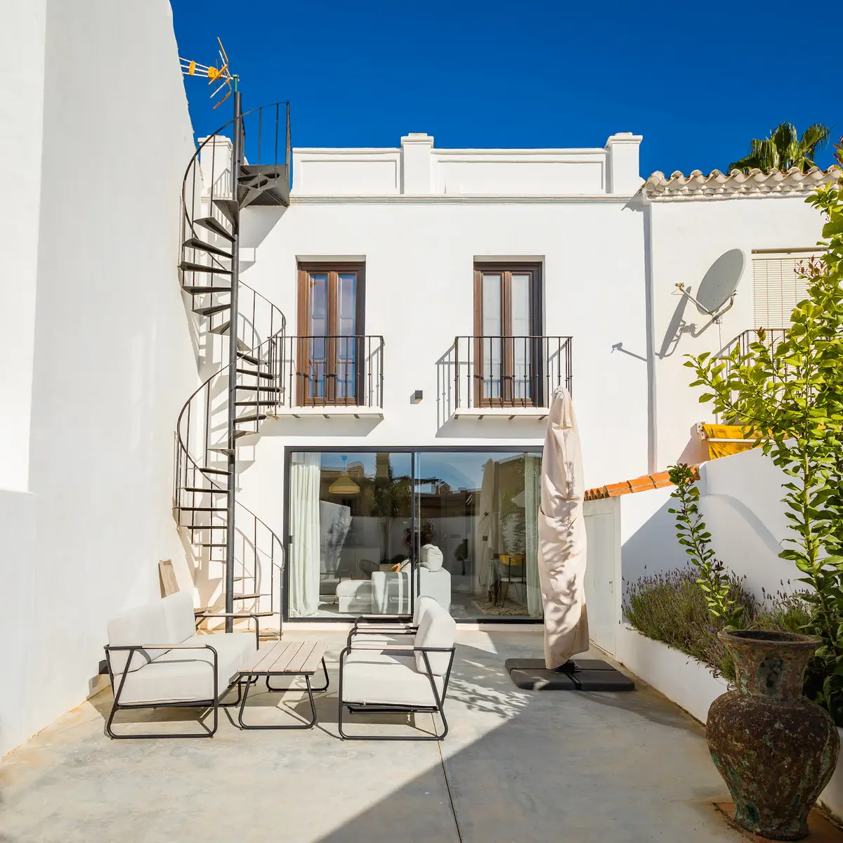Townhouse for sale in Nueva Andalucía — photo 1
