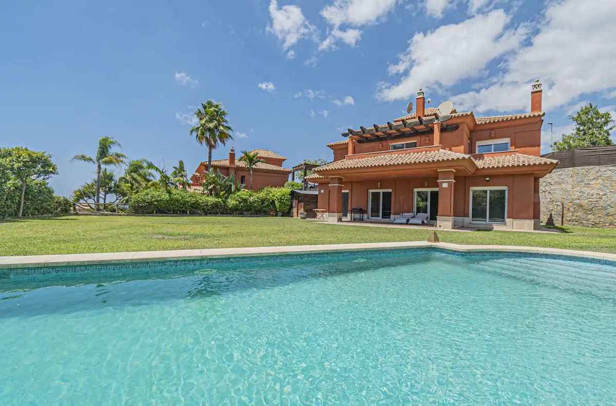 Detached Villa for sale in Marbella — photo 1