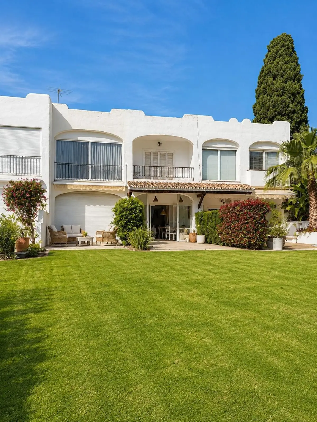 Townhouse for sale in Nueva Andalucía — photo 1