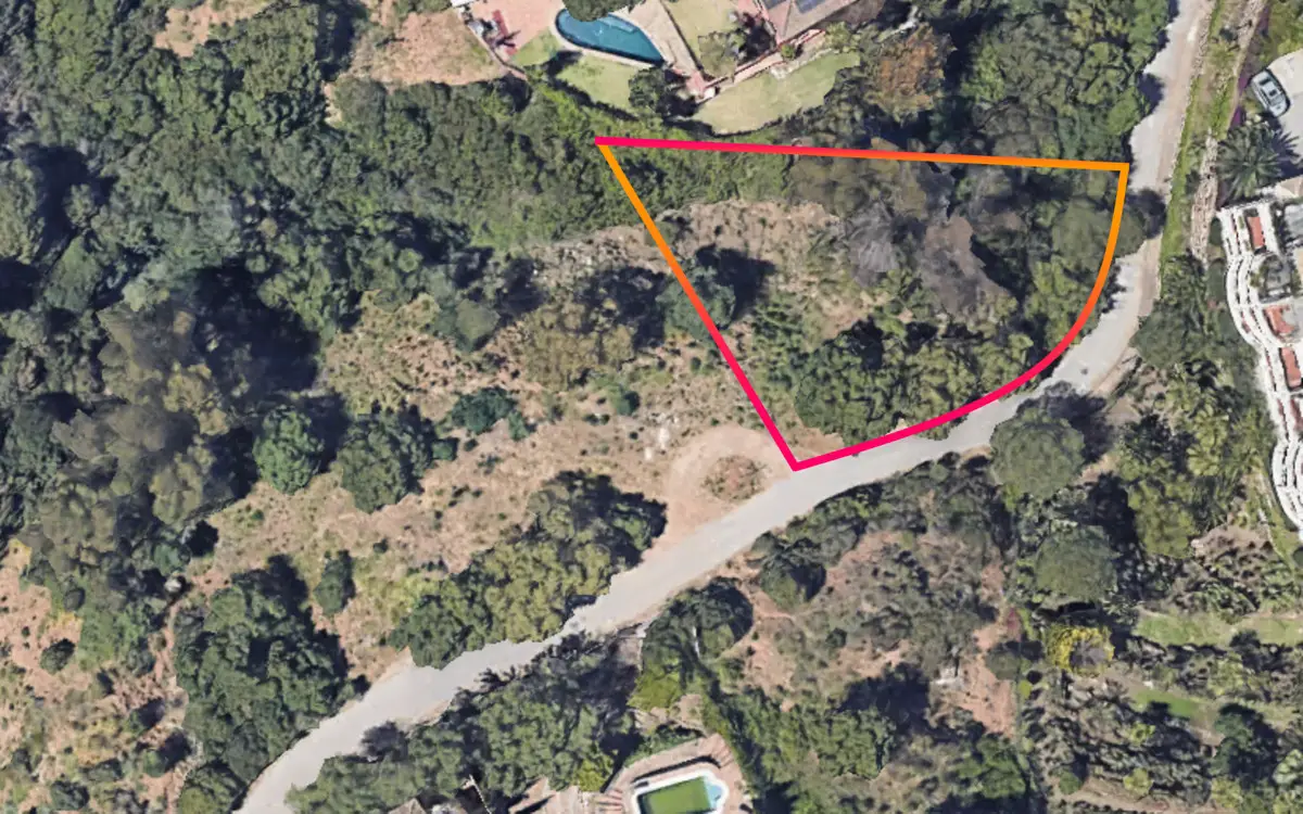 Terreno residencial en venta en Elviria — foto 1