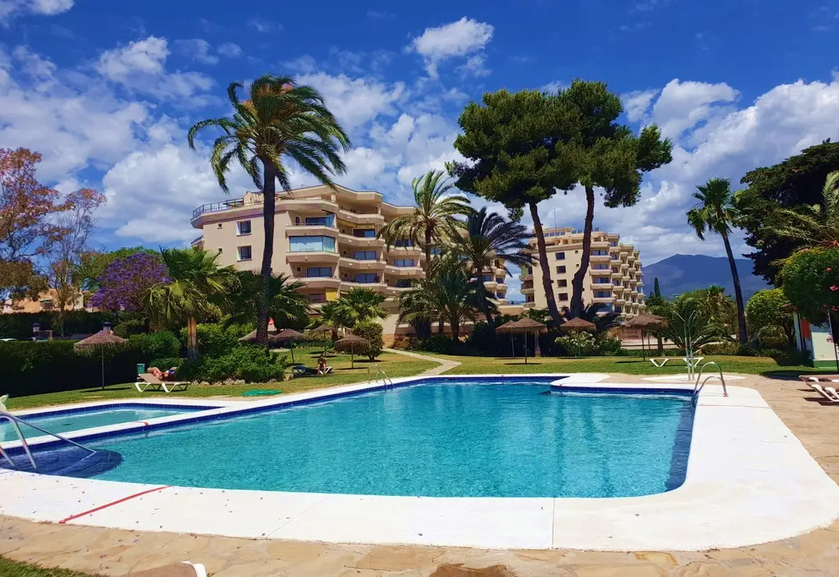 Middle Floor Apartment for sale in Atalaya — photo 1
