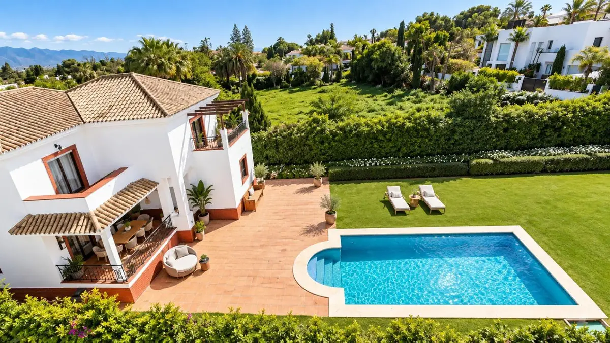 Detached Villa for sale in Guadalmina Baja — photo 1