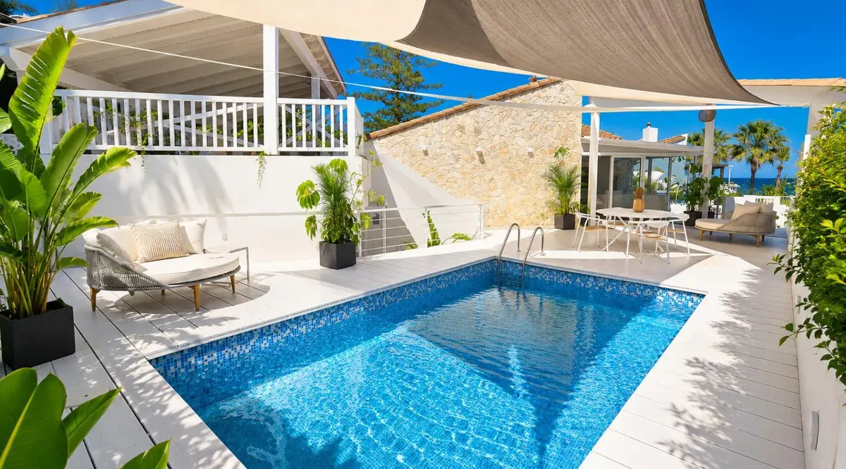 Detached Villa for sale in Estepona — photo 1