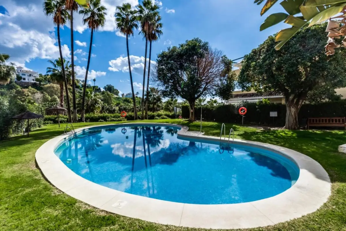 Top Floor Apartment for sale in Benahavís — photo 1