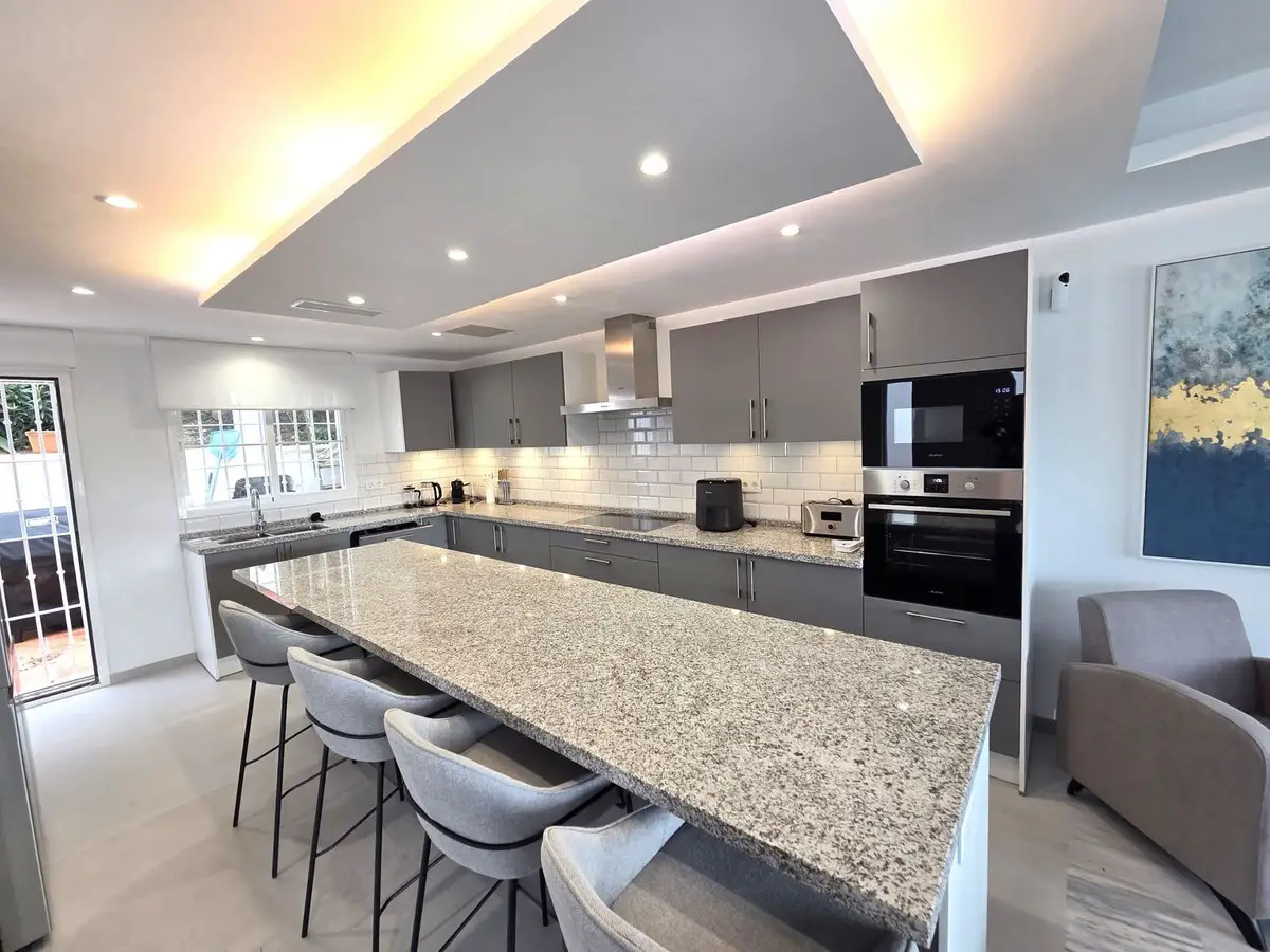 Semi-Detached House for sale in Artola — photo 1