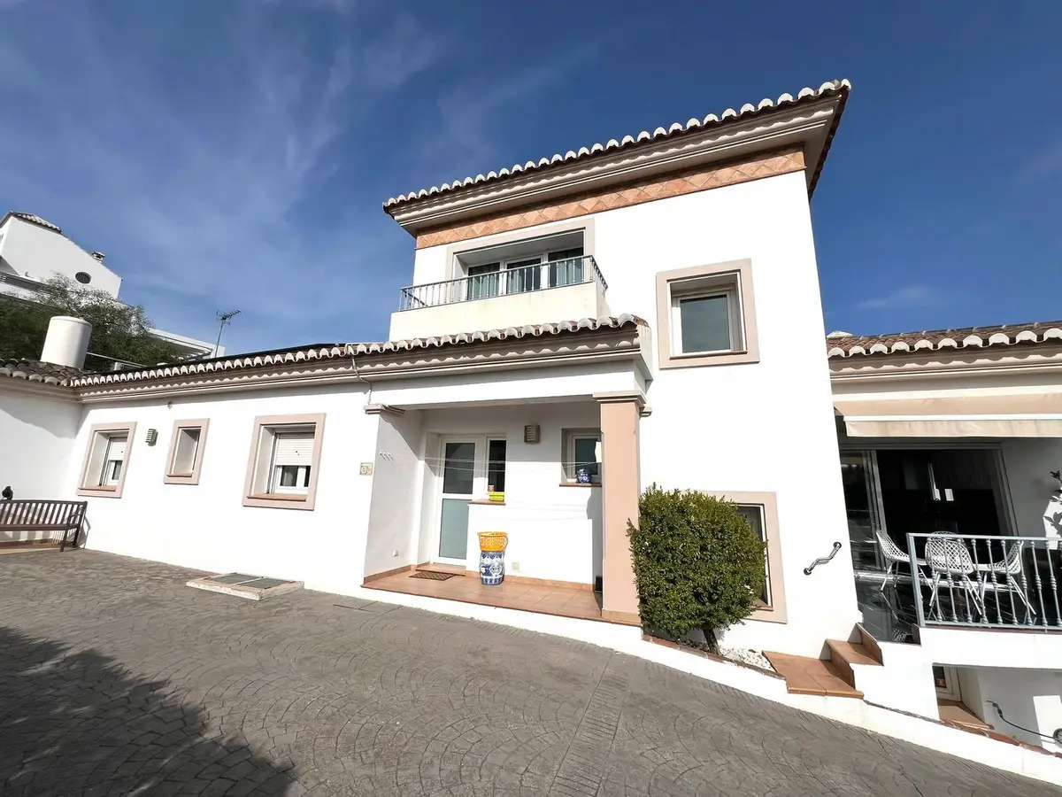 Detached Villa for sale in Sierrezuela — photo 1