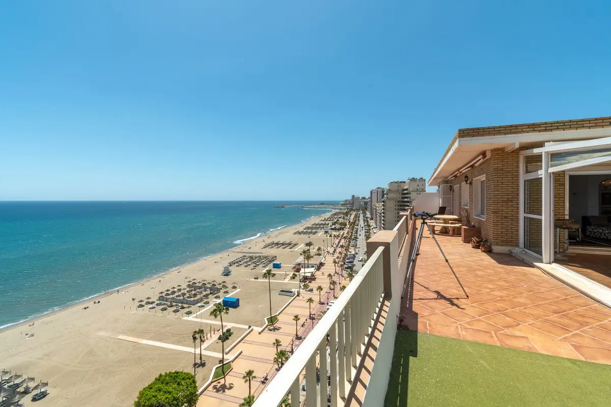 Penthouse for sale in Fuengirola — photo 1