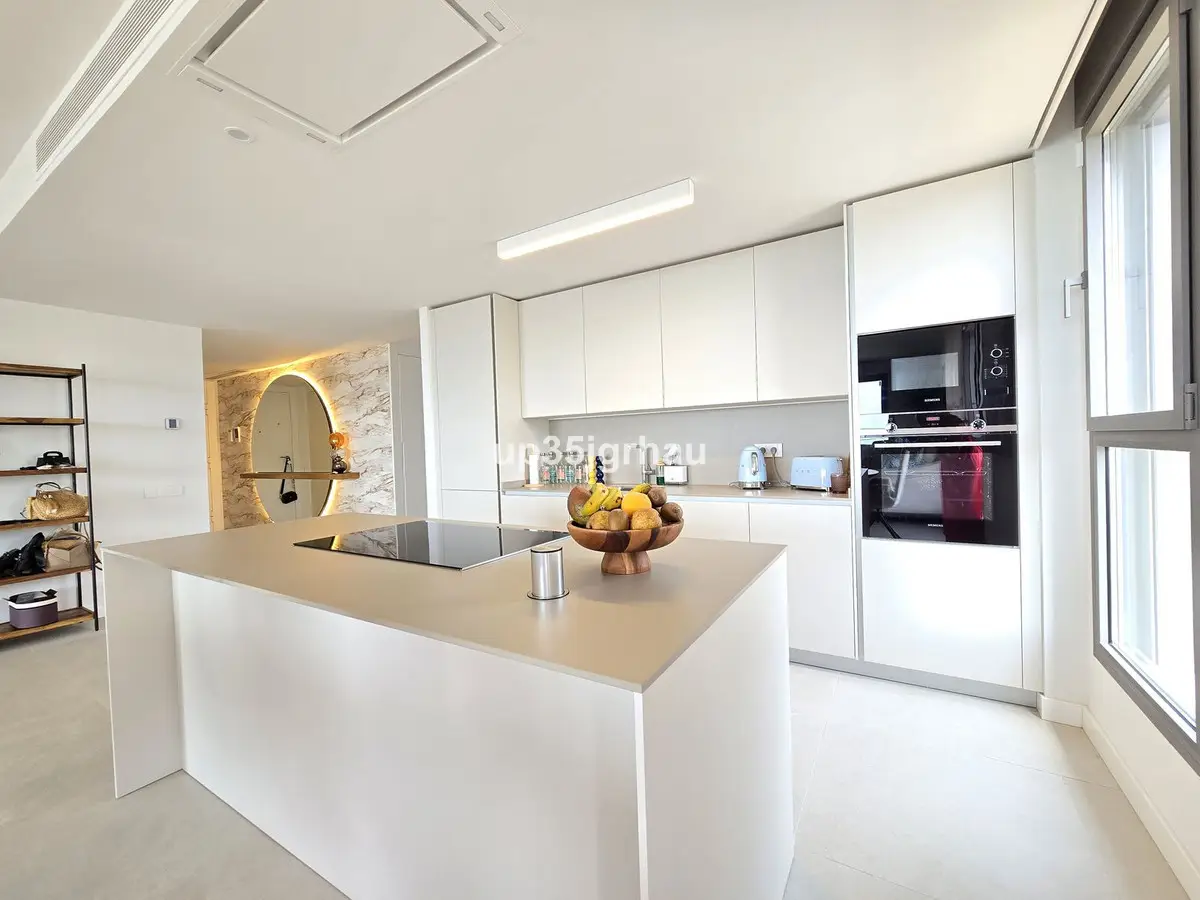 Middle Floor Apartment for sale in Selwo — photo 1