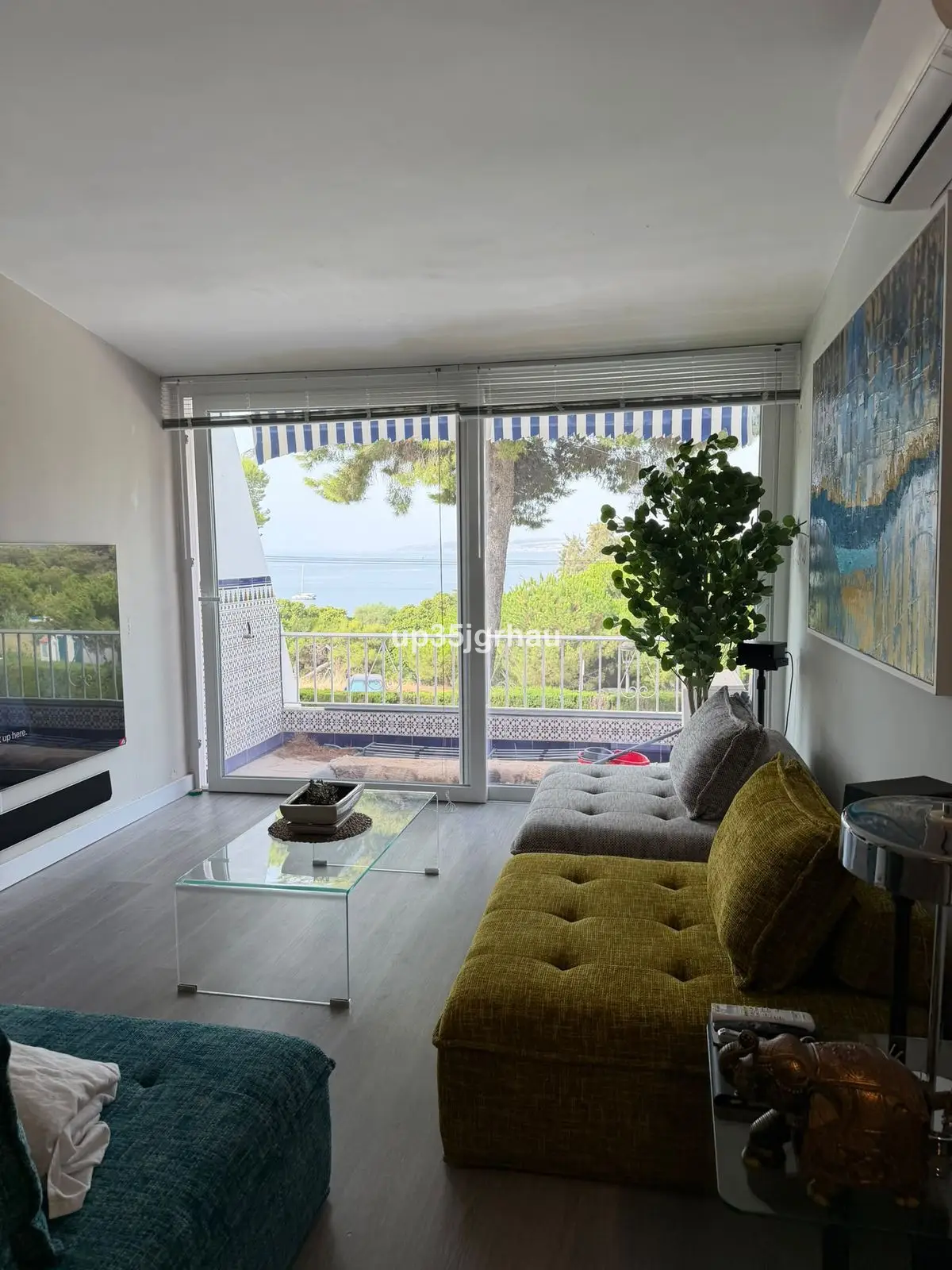 Middle Floor Apartment for sale in Estepona — photo 1