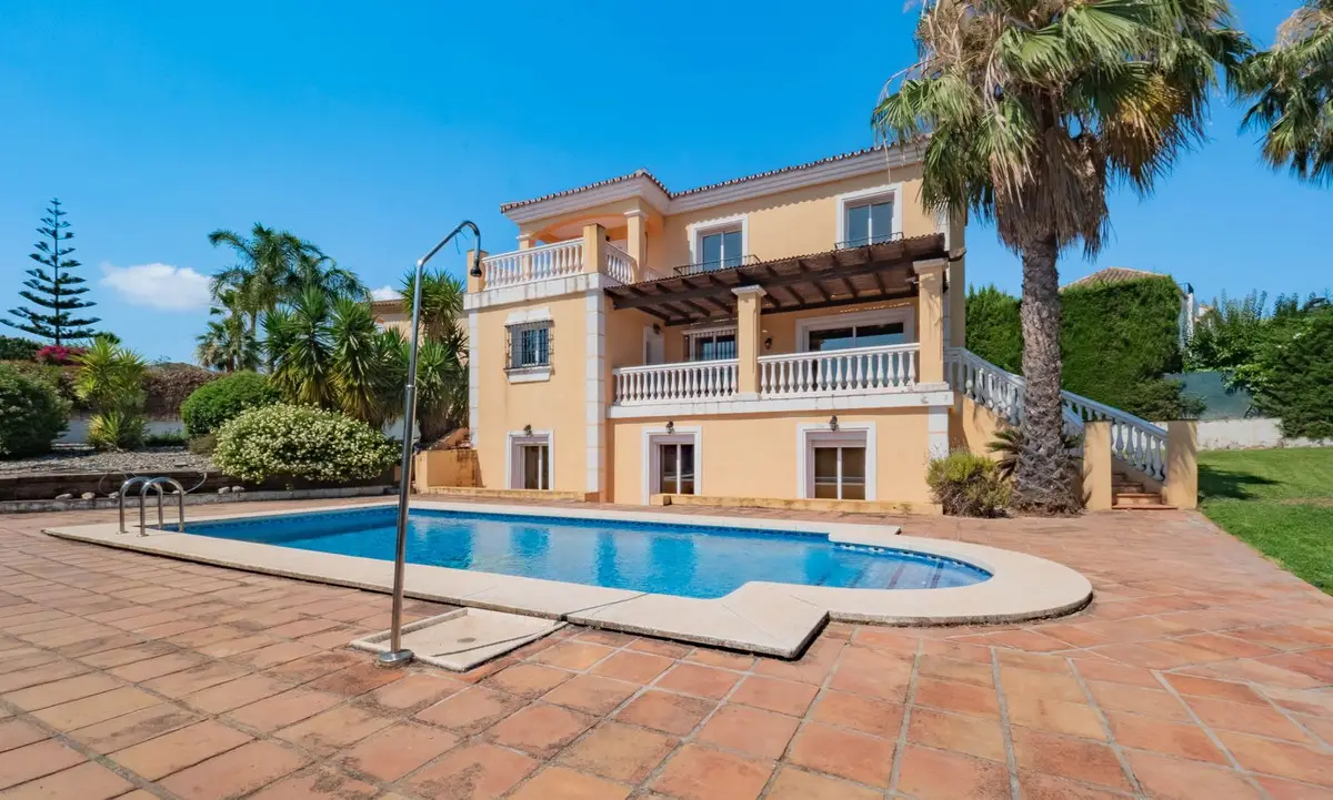 Detached Villa for sale in Coín — photo 1