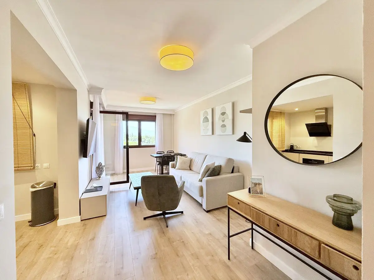 Top Floor Apartment for sale in Benahavís — photo 1