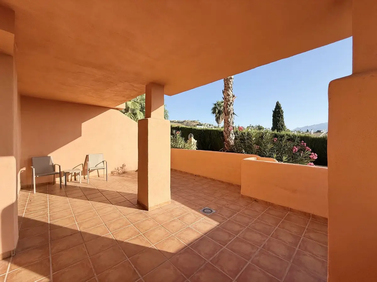 Ground Floor Apartment for sale in Benahavís — photo 1