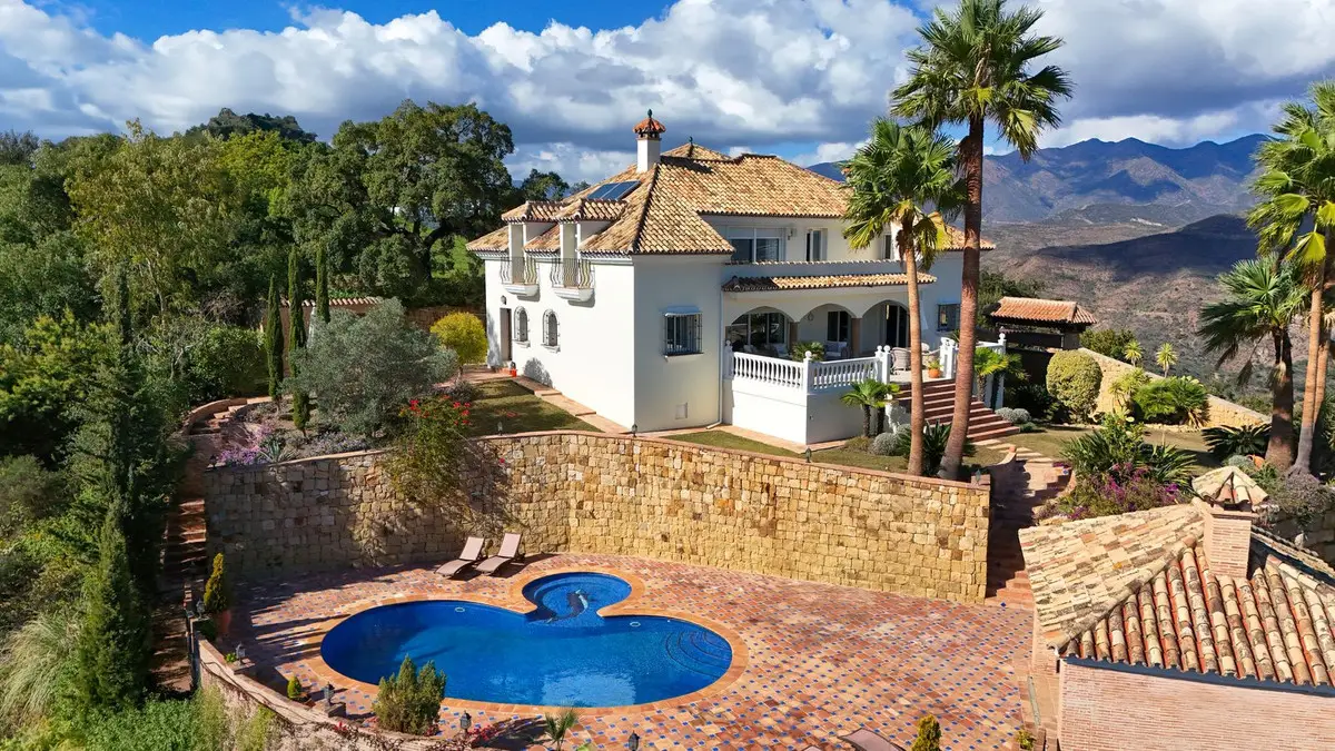 Detached Villa for sale in La Mairena — photo 1