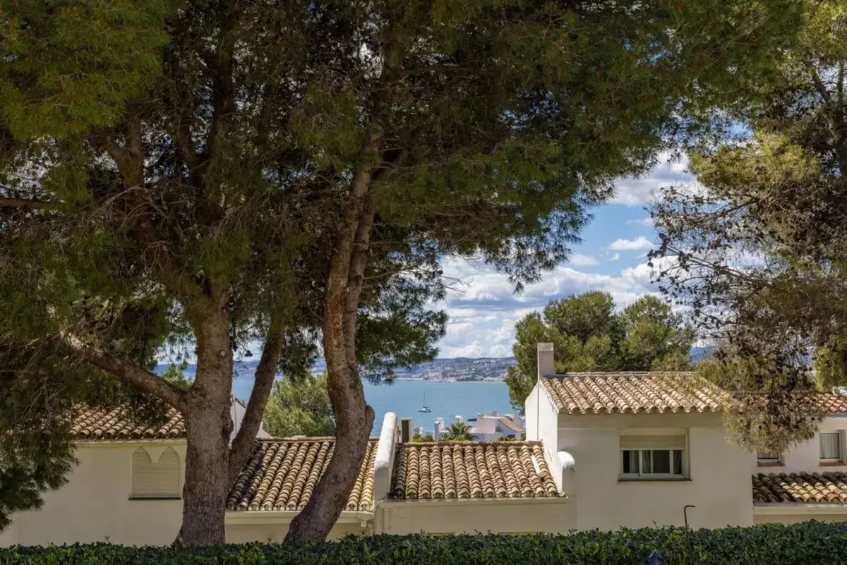 Ground Floor Apartment for sale in Estepona — photo 1