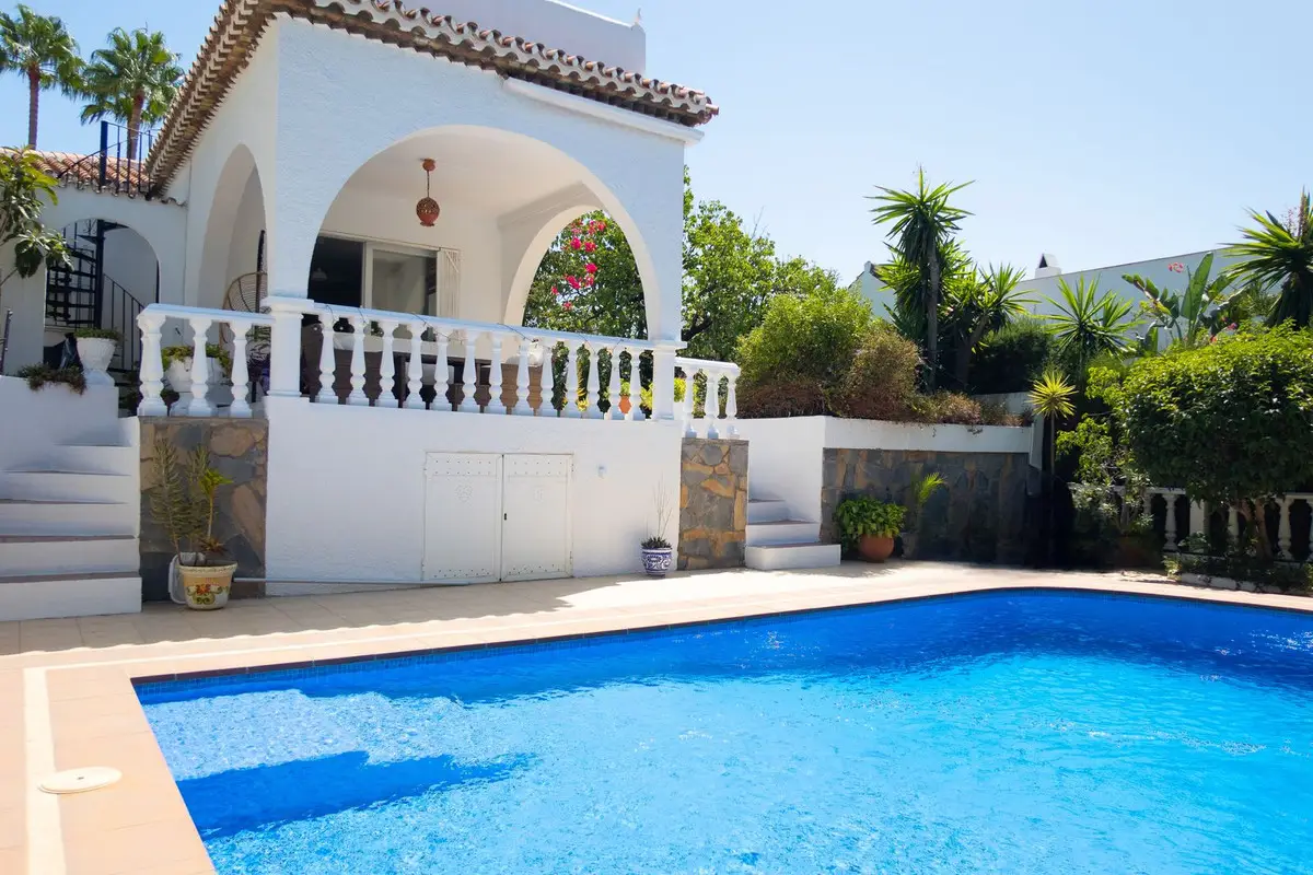 Detached Villa for sale in Estepona — photo 1