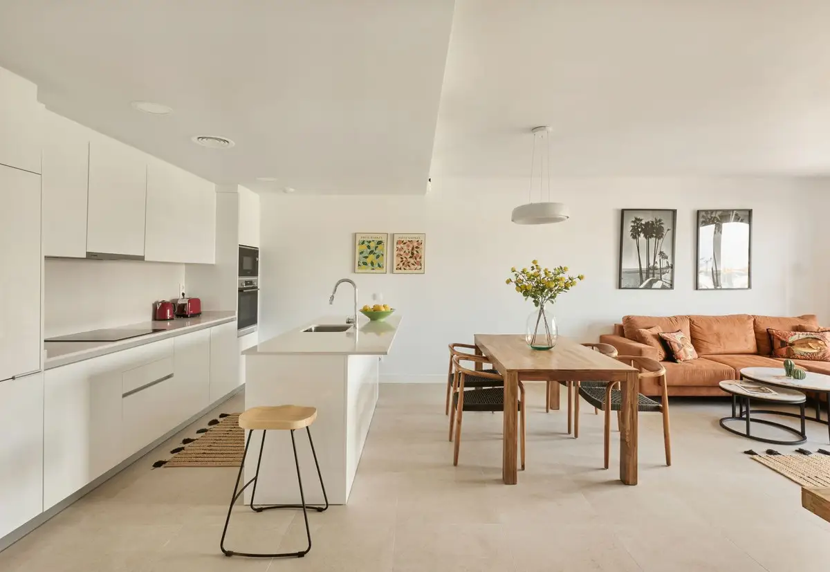 Middle Floor Apartment for sale in Estepona — photo 1