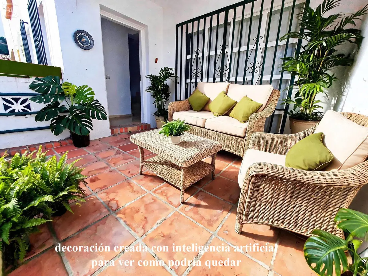 Townhouse for sale in Las Lagunas — photo 1