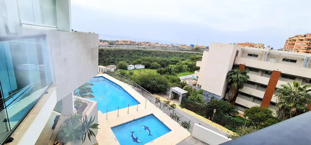 Middle Floor Apartment for sale in Calahonda — photo 1