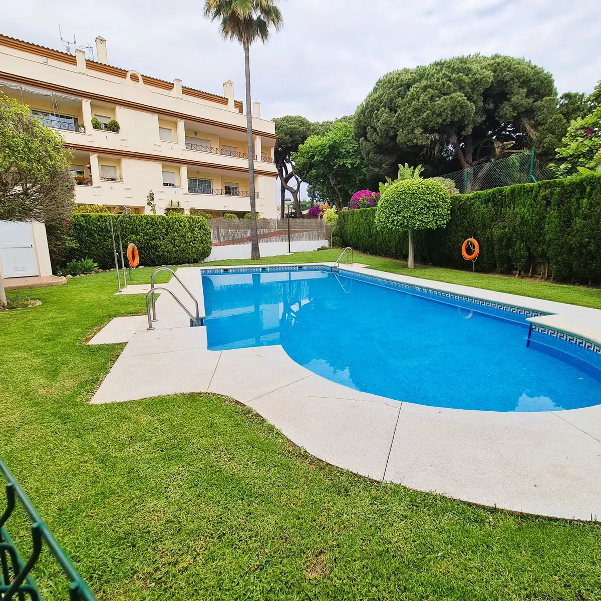 Ground Floor Apartment for sale in Elviria — photo 1
