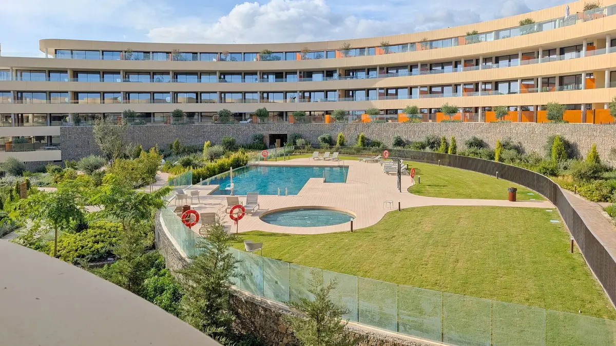 Middle Floor Apartment for sale in Fuengirola — photo 1