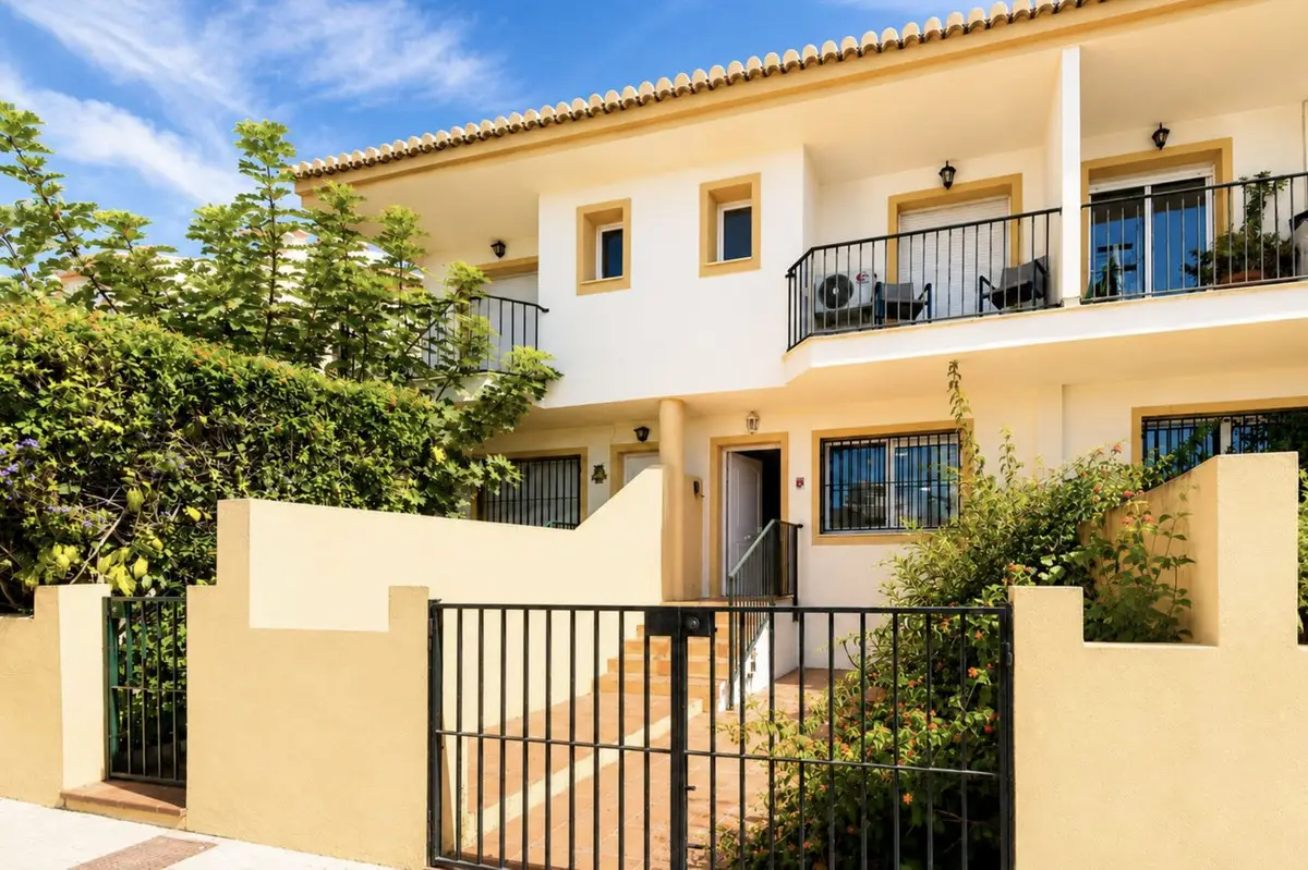Townhouse for sale in Costabella — photo 1