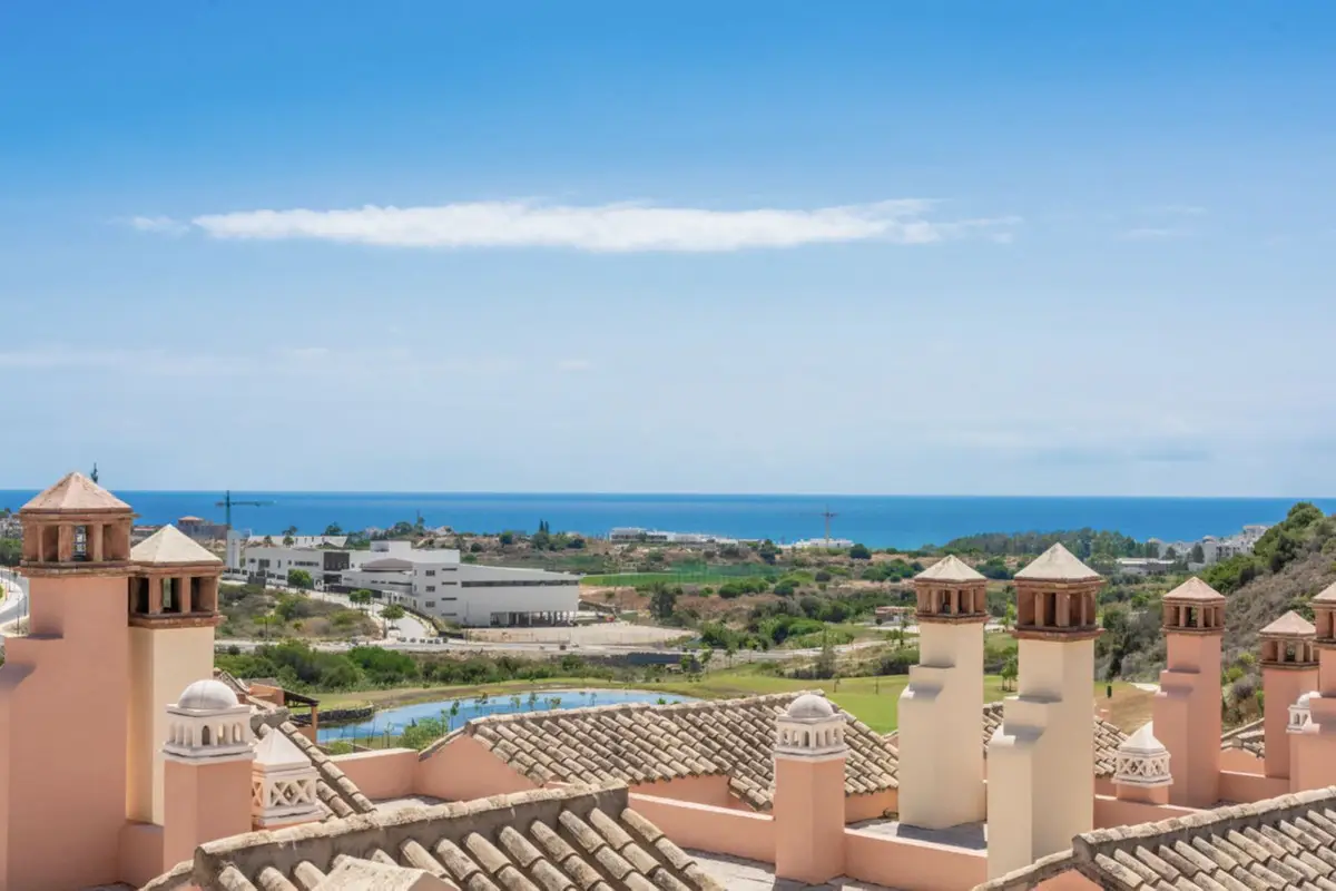 Townhouse for sale in Estepona — photo 1