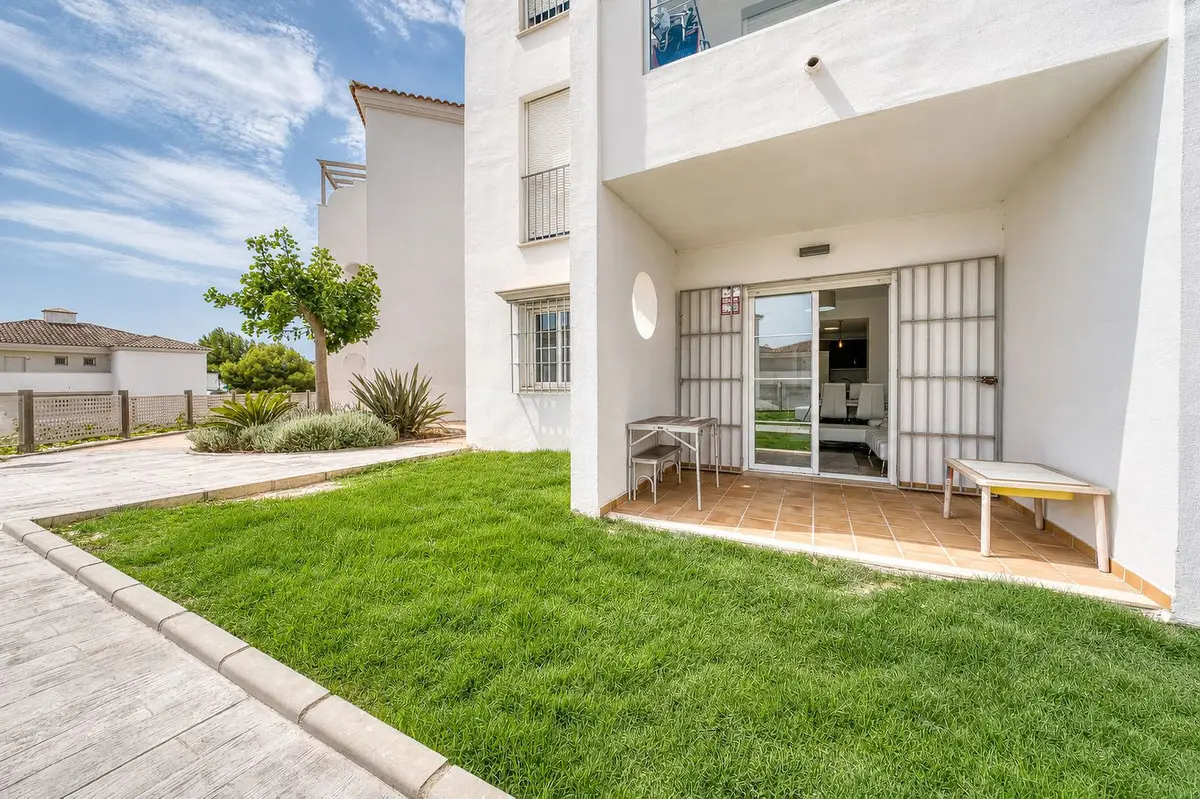 Ground Floor Apartment for sale in La Duquesa — photo 1