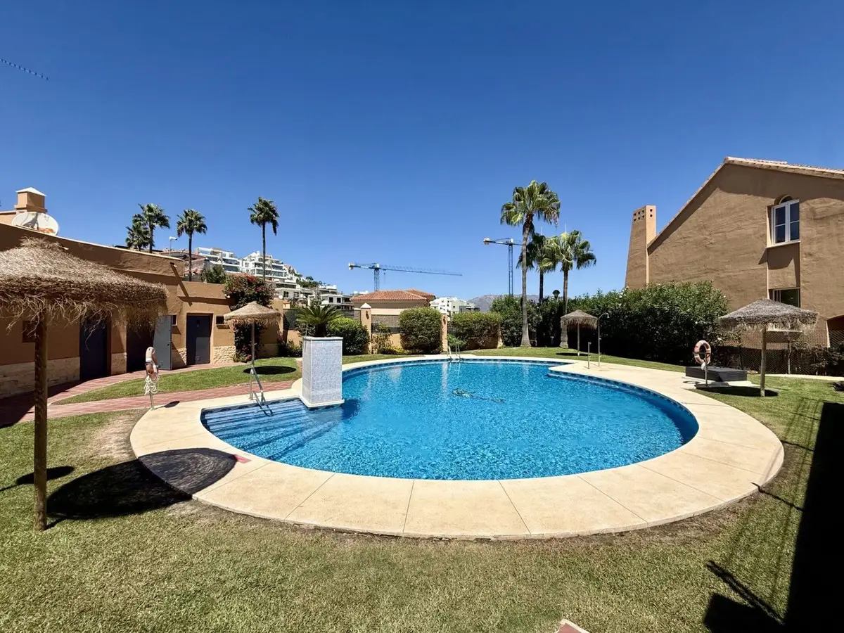 Townhouse for sale in Riviera del Sol — photo 1