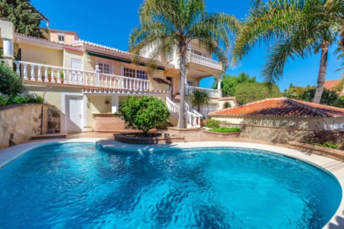 Detached Villa for sale in Nueva Andalucía — photo 1