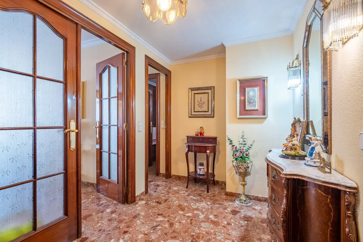 Middle Floor Apartment for sale in La Victoria — photo 1