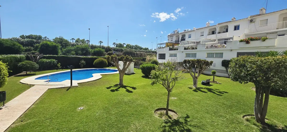 Ground Floor Apartment for sale in Fuengirola — photo 1