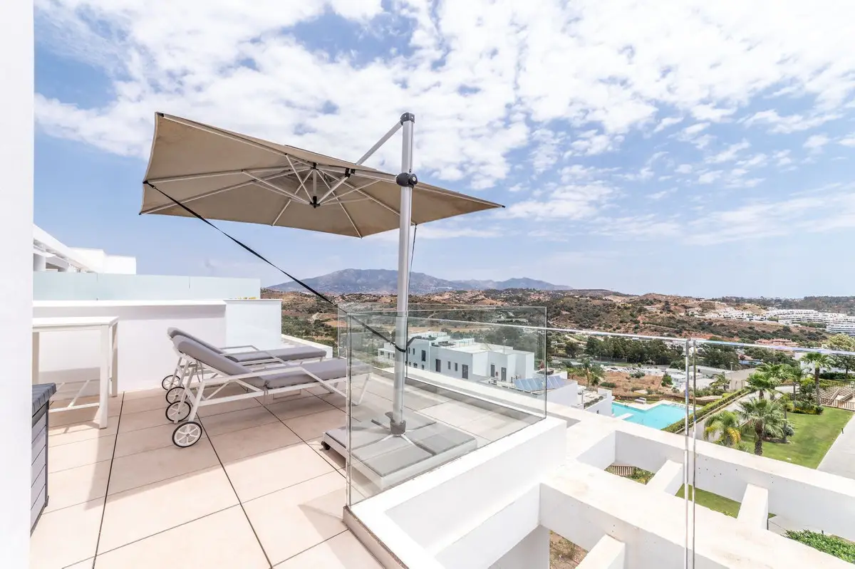 Middle Floor Apartment for sale in La Cala de Mijas — photo 1