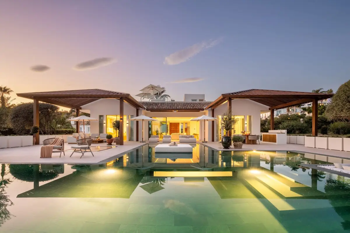 Detached Villa for sale in Nueva Andalucía — photo 1