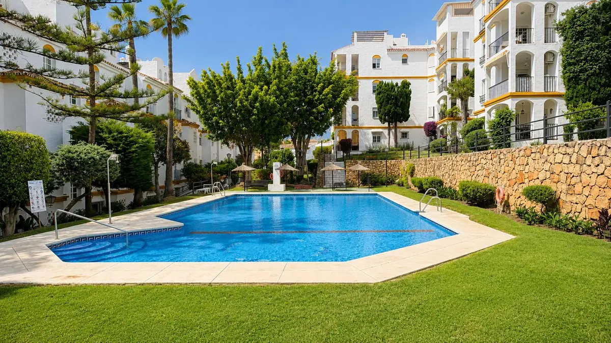 Middle Floor Apartment for sale in Atalaya — photo 1